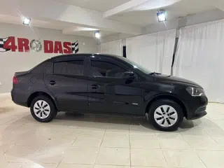 Foto de VOLKSWAGEN VOYAGE 2013