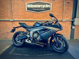 Foto de TRIUMPH DAYTONA 660 2025