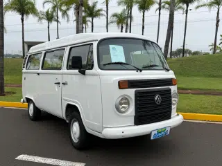 Foto de VOLKSWAGEN KOMBI 2011