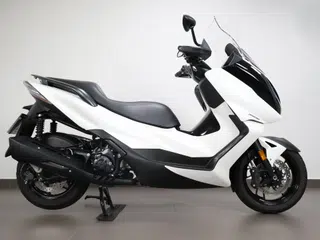 Foto de ZONTES 350E 2026