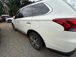 Foto de MITSUBISHI OUTLANDER 2.2 165cv Diesel Aut. 2016