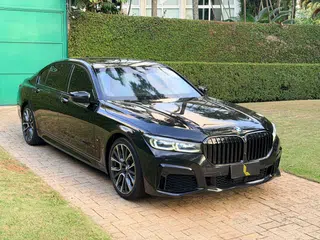 Foto de BMW 745Le 2021