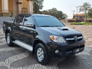 Foto de Toyota Hilux CD D4-D 4x4 3.0 TDI Dies. Mec. 2015