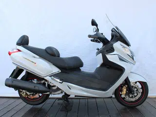 Foto de DAFRA MAXSYM 400i 2024