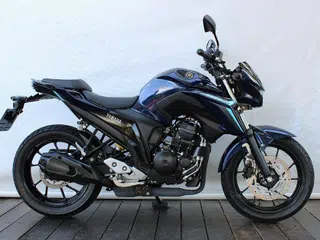 Foto de YAMAHA FZ25 FAZER CONNECTED ABS 2026
