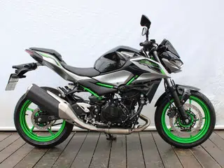 Foto de KAWASAKI Z500 SE 2025