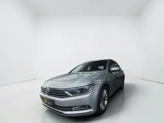 Foto de VOLKSWAGEN PASSAT 2016